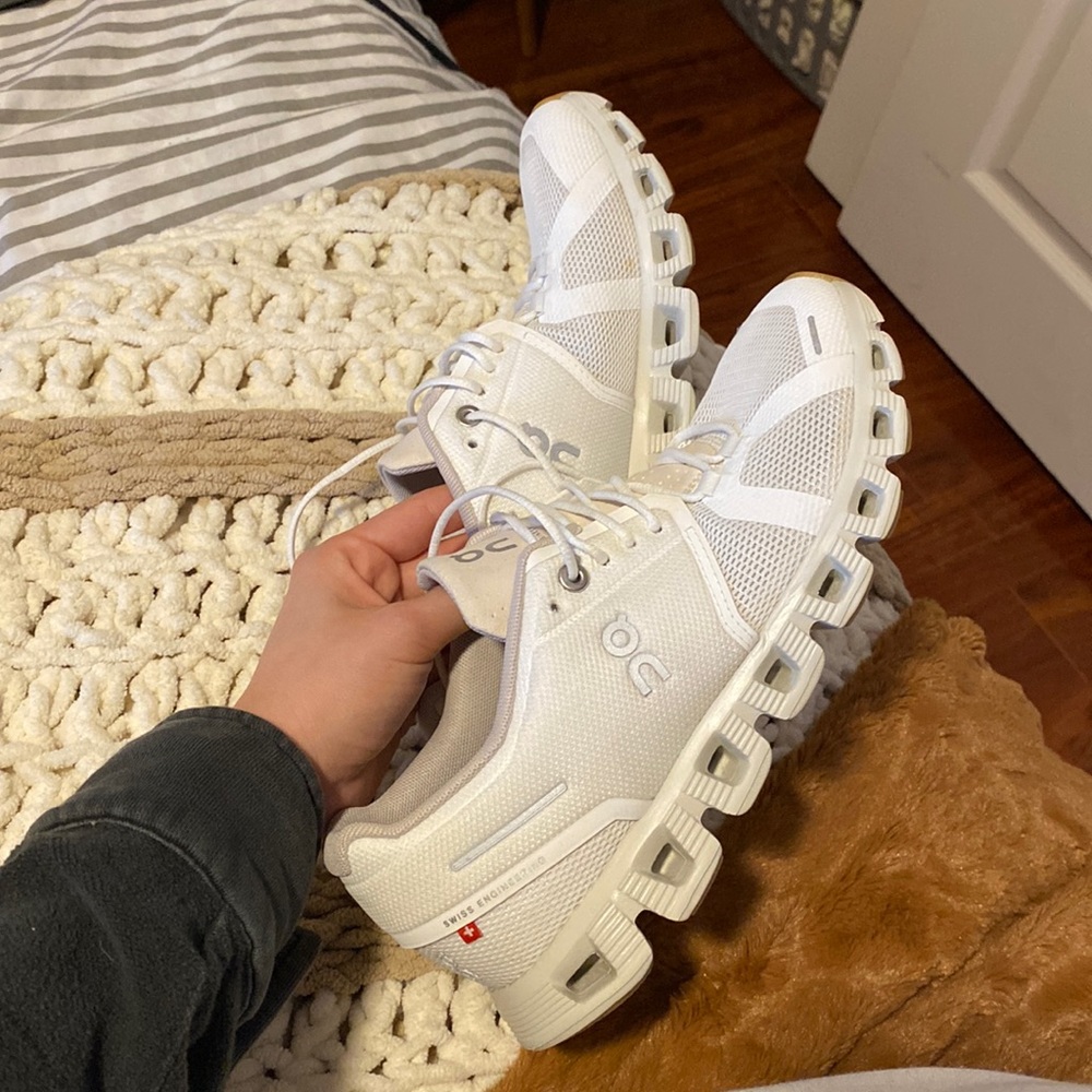 On Cloud QC Running Tennis Shoe Size 8